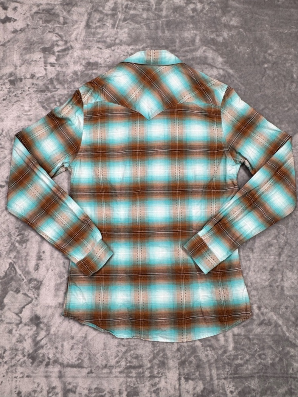 Rough Stock 100% Cotton Women’s Button-Down Plaid Shirt - Picture 6 of 11